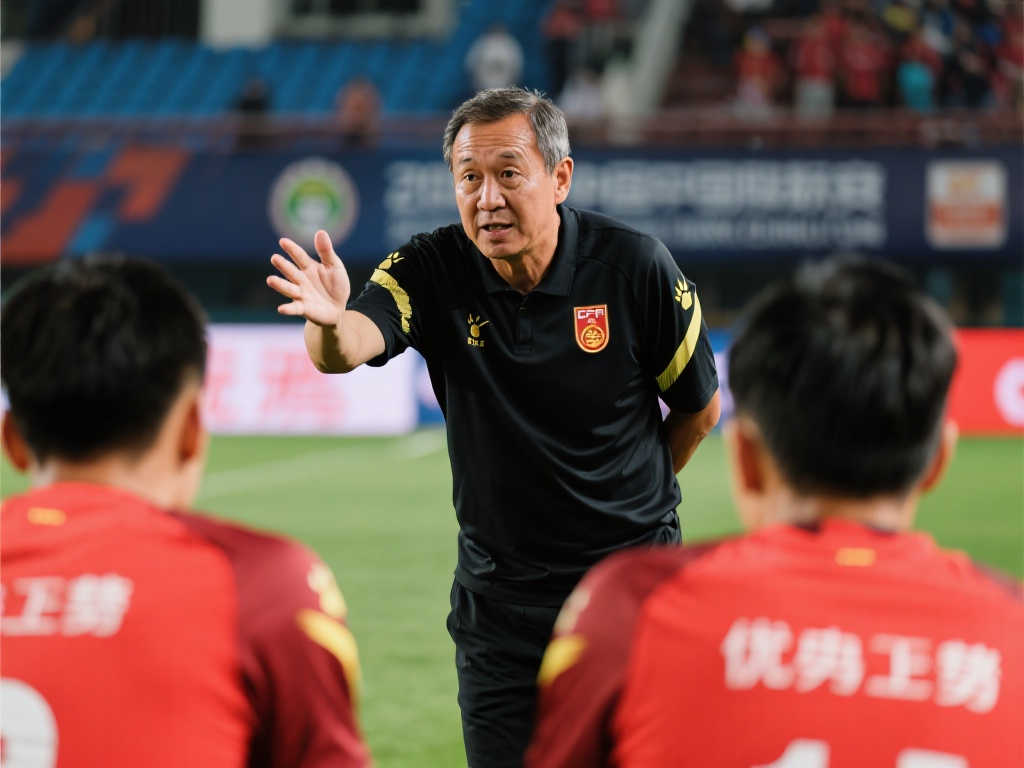 国足主帅扬科维奇离任,谁将接棒?本土年轻教练或成意外之选 国足主帅扬科维奇离任,谁将接棒?本土年轻教练或成意外之选