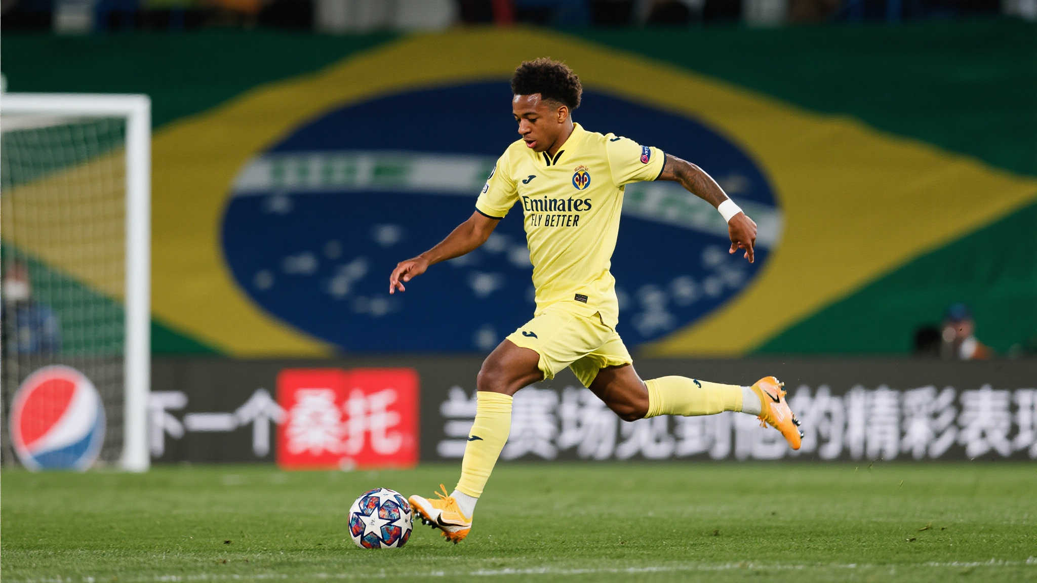 英超球队热衷里奥斯,帕尔梅拉斯标价逾2500万欧 近年来,在全球足坛范围内,不断涌现出像维尼修斯、罗